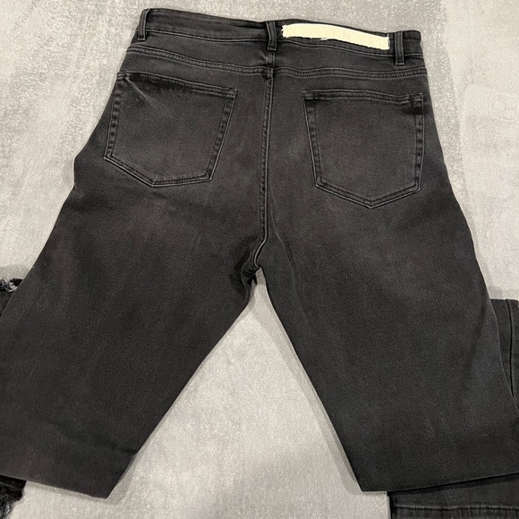Val. Kristopher Jeans - Picture 11 of 11